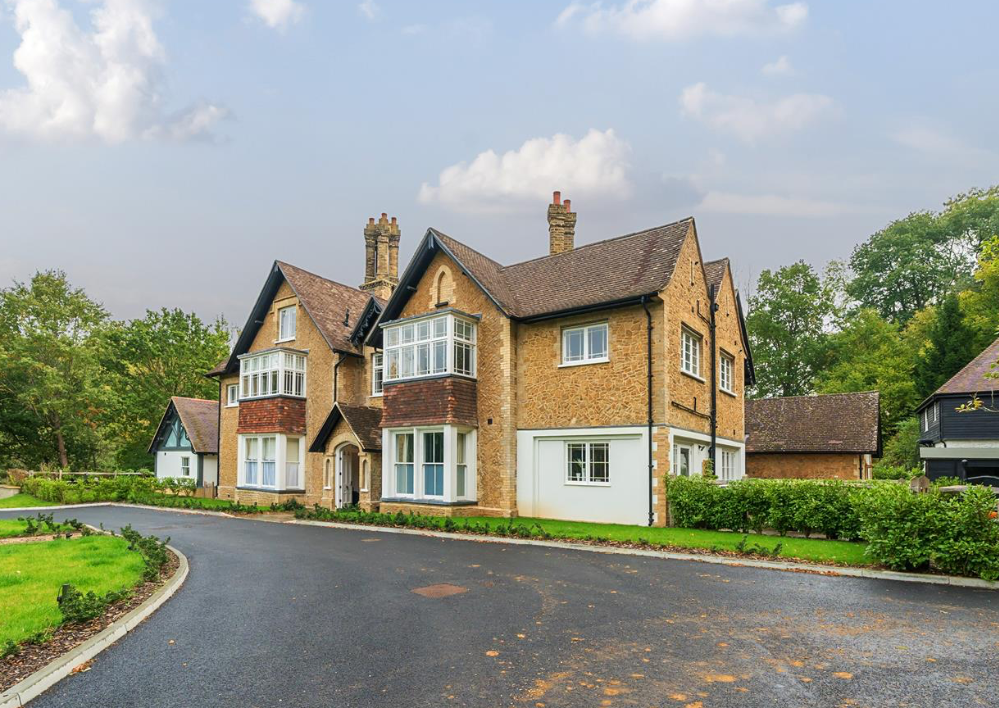 Aquapro Exterior Cleaning Image for Gutter Clearance In Godalming -  jet washing,  Wall Cleaning,  Soffits & Guttering Cleaning,  Patio Cleaning,  Driveway Cleaning, Gutter Cleaning in Guildford,  Render Cleaning,  Fascias
